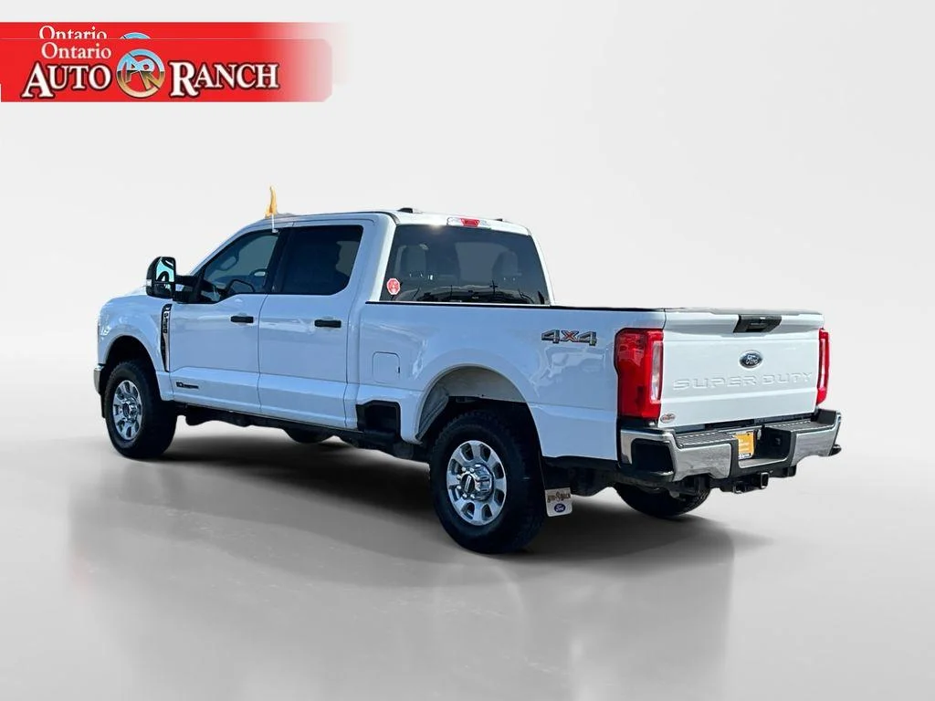 Used 2023 Oxford White Ford XLT image 3