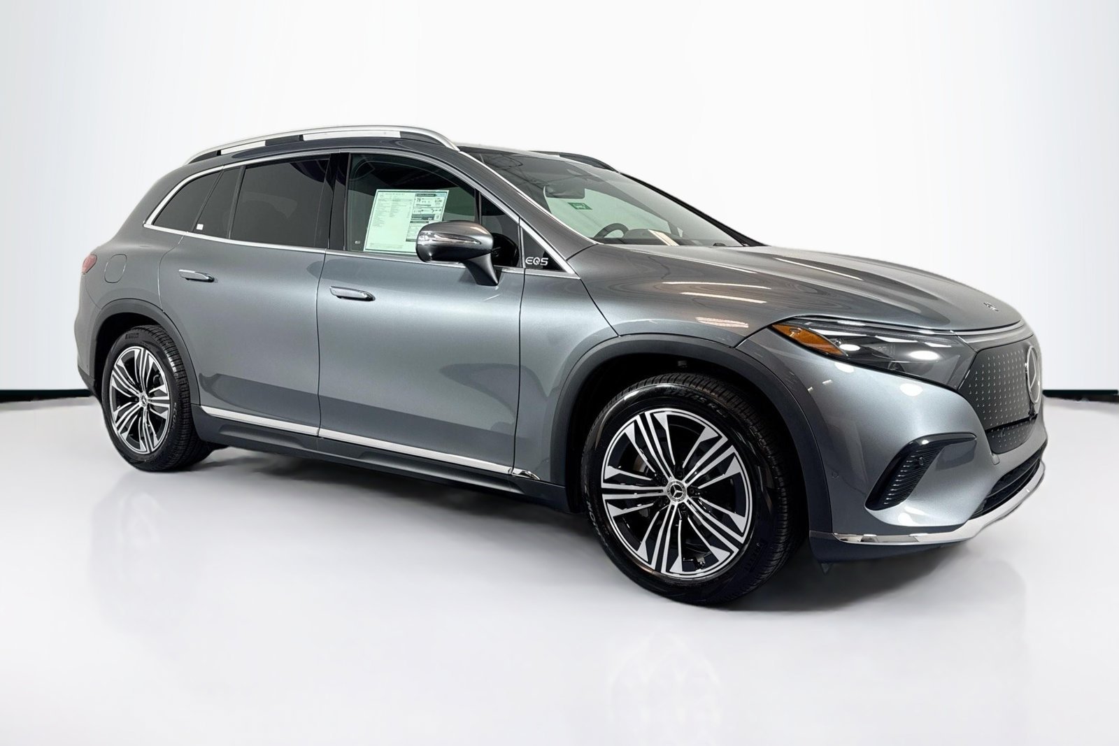 New 2026 Selenite Grey Metallic Mercedes-Benz EQS 400 image 3