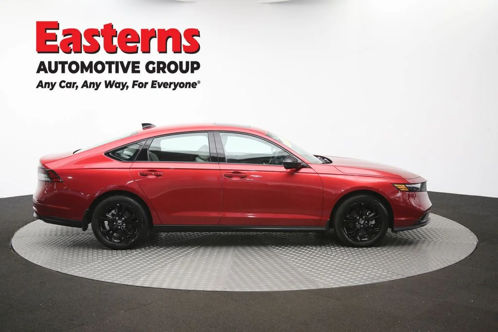 Used 2025 Red Honda SE image 44