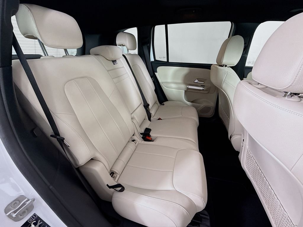Used 2025 White Mercedes-Benz GLB 250 image 26