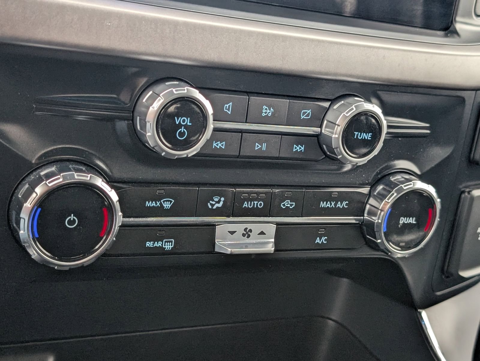 2024 Ford F-150 XLT - Photo 8