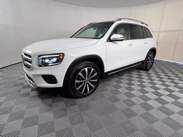 Used 2022 White Mercedes-Benz GLB 250 image 3