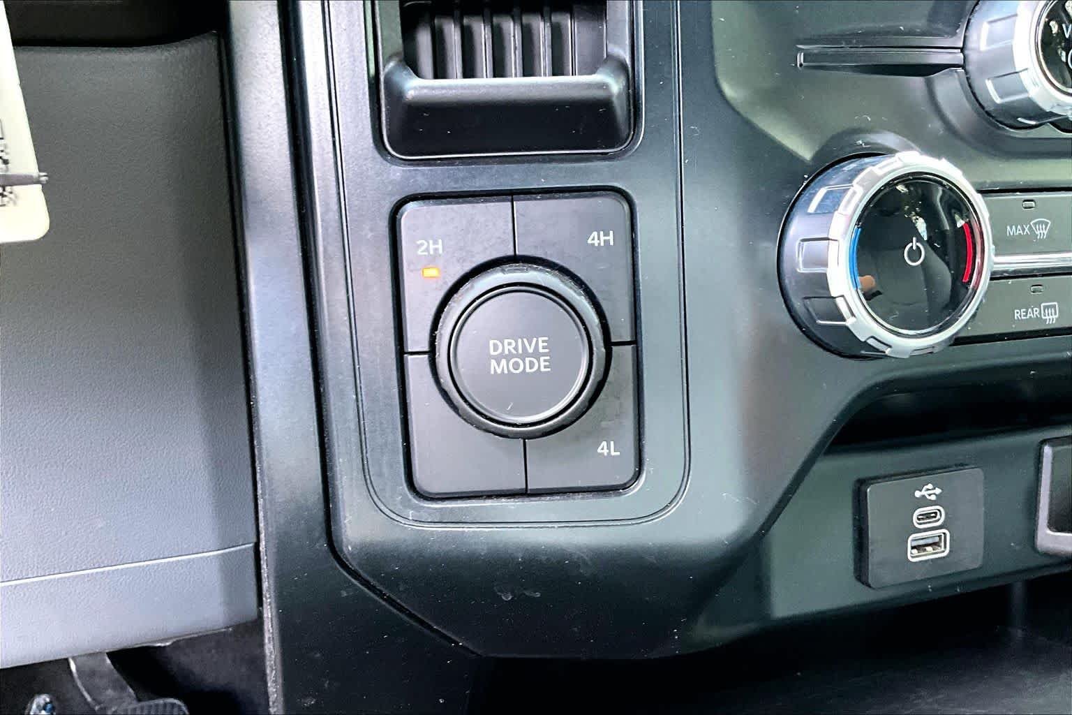 Used 2025 Atlas Blue Ford XLT image 34