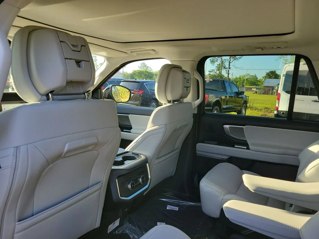 New 2026 Dark Matter Gray Metallic Ford MAX Platinum® image 24
