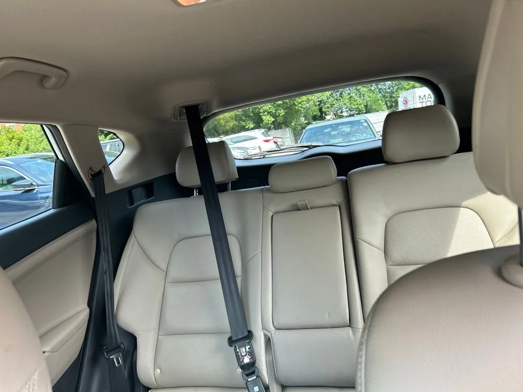 Used 2018 White Hyundai SEL Plus image 28