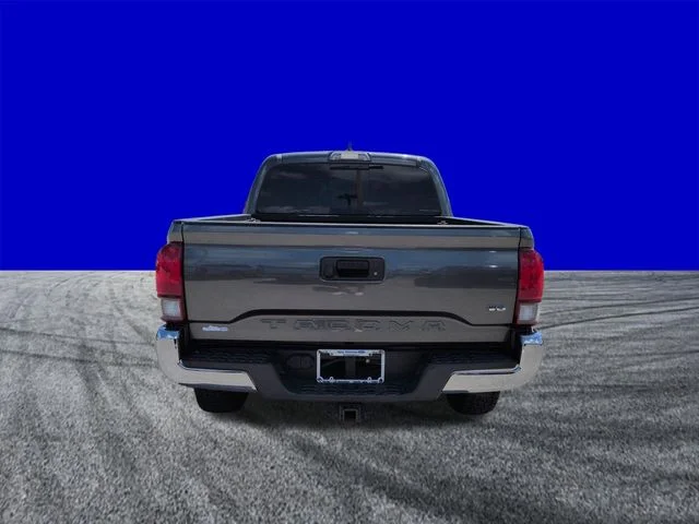 Used 2018 Gray Toyota SR5 image 5