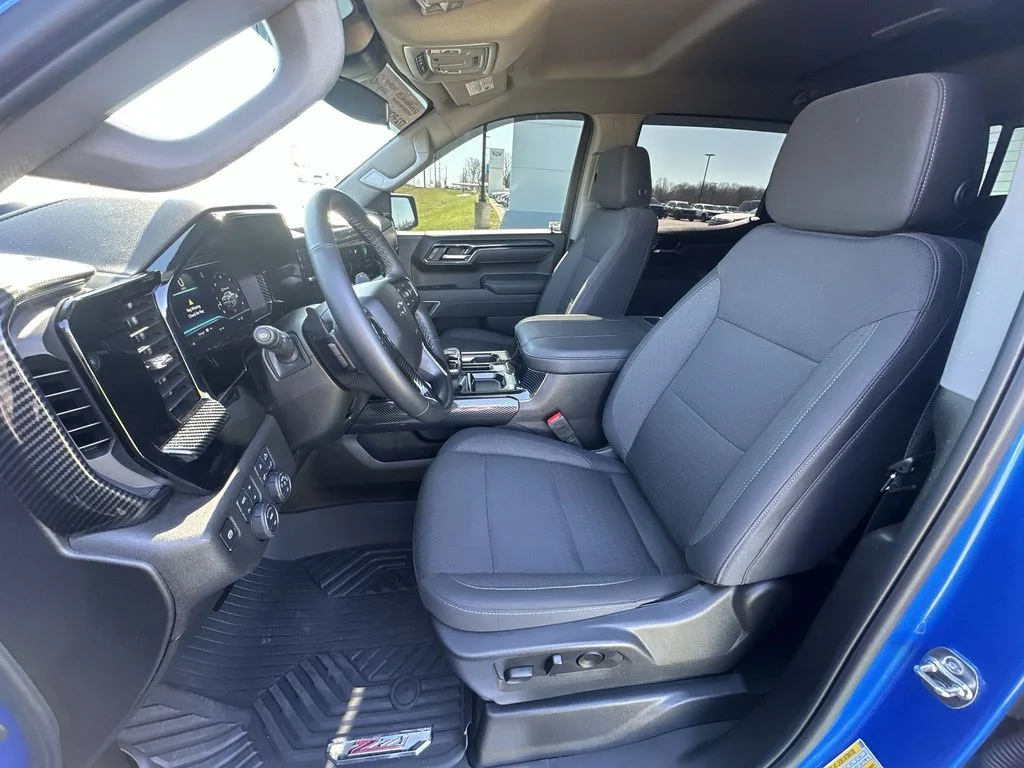 Used 2025 Blue Chevrolet RST image 11
