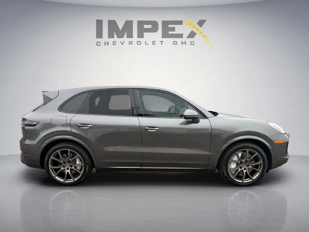 Used 2022  Porsche Turbo image 6