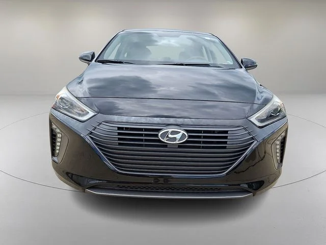 Used 2018 Black Hyundai Limited image 3