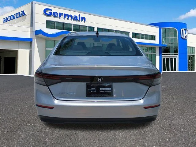 New 2026 Solar Silver Metallic Honda SE image 4