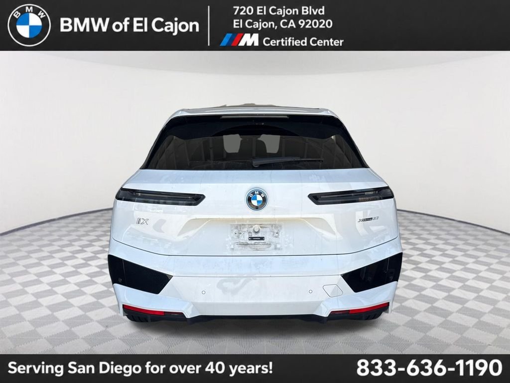 2024 BMW iX xDrive50's photo