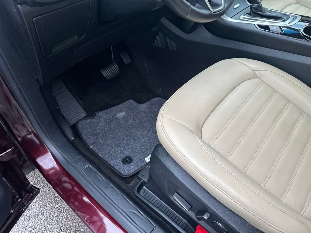 Used 2018 Red Ford SEL image 20