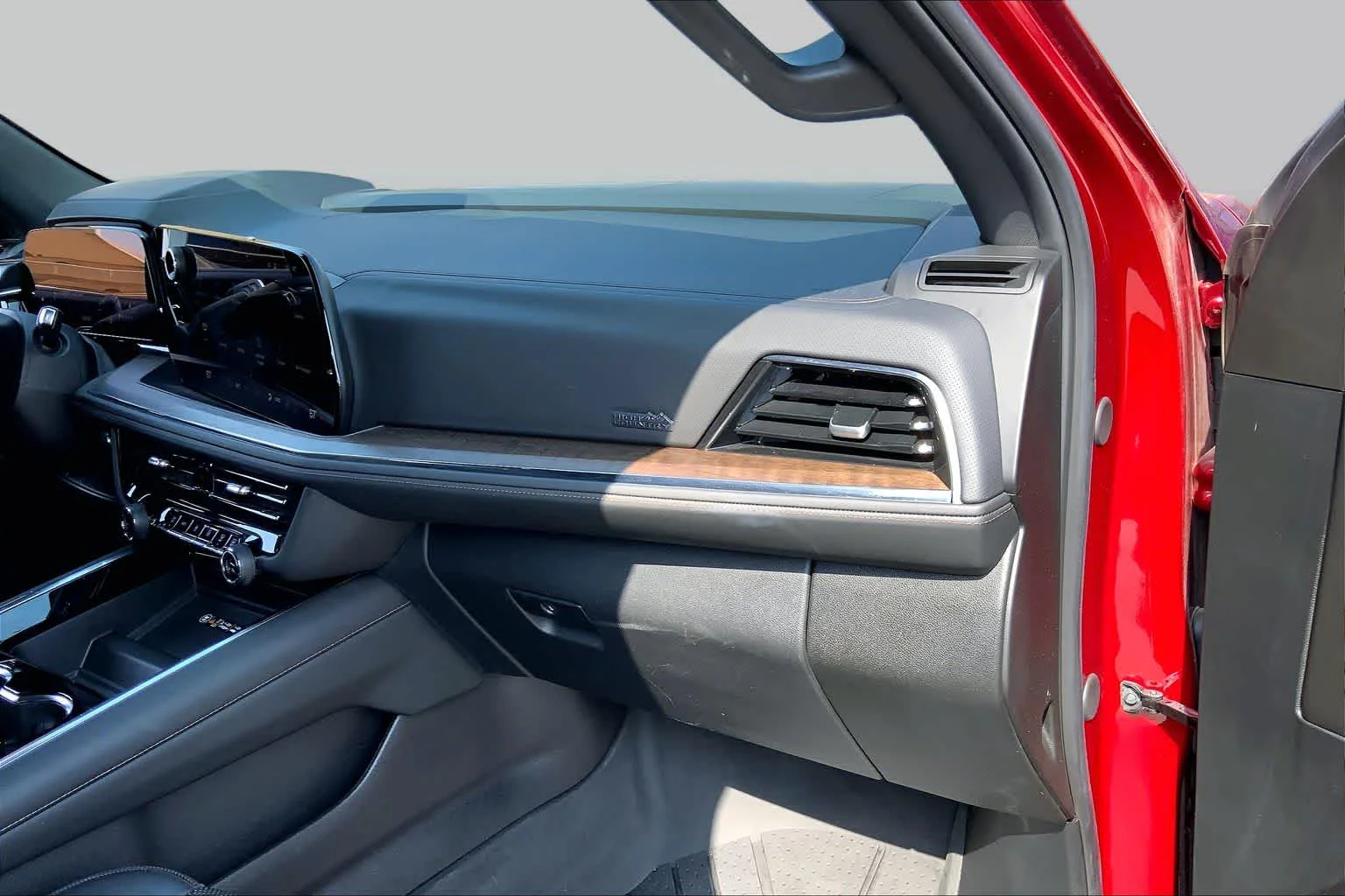 Used 2025 Radiant Red Tintcoat Chevrolet High Country image 40