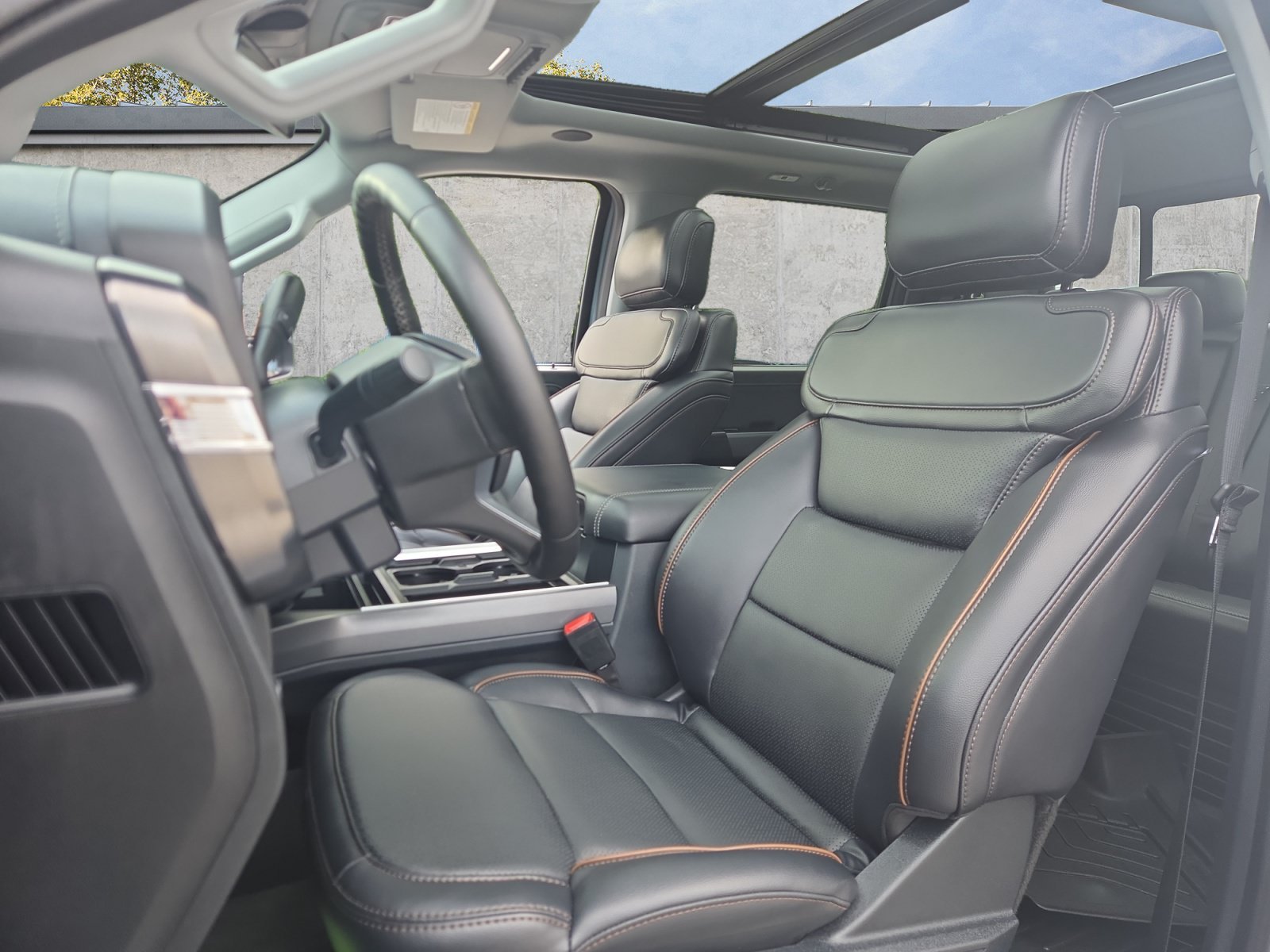 2025 Ford F-450 Super Duty Lariat - Photo 9