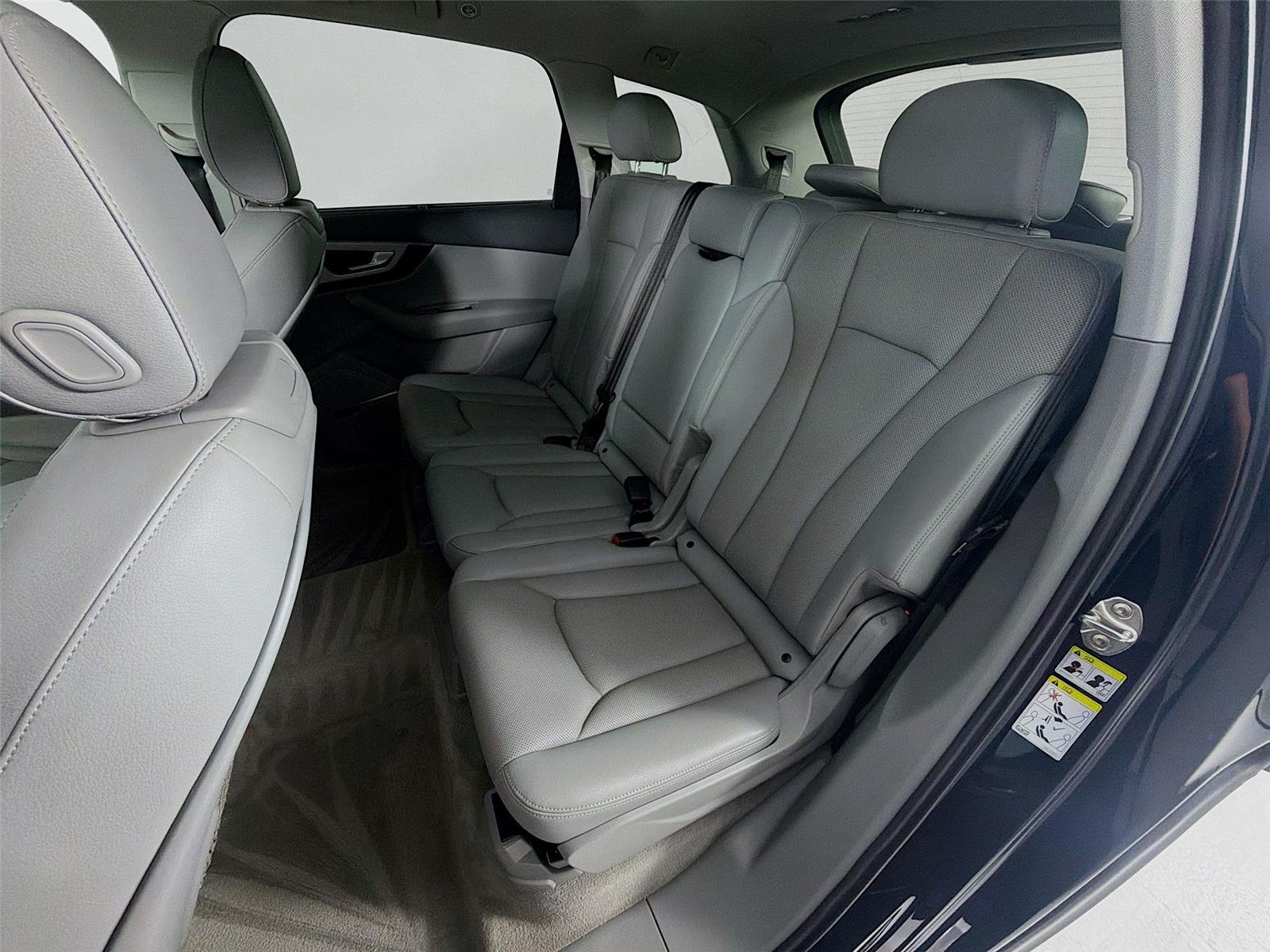 Used 2018  AUDI  image 20