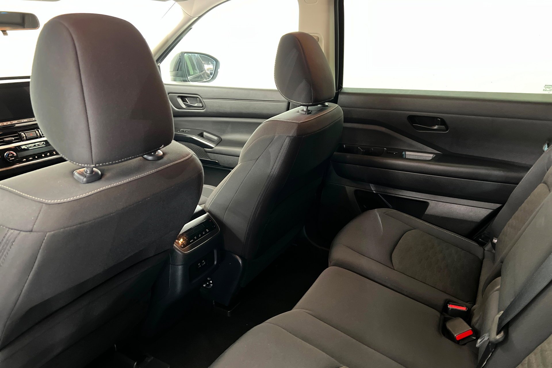 2024 Nissan Pathfinder SV - Photo 20