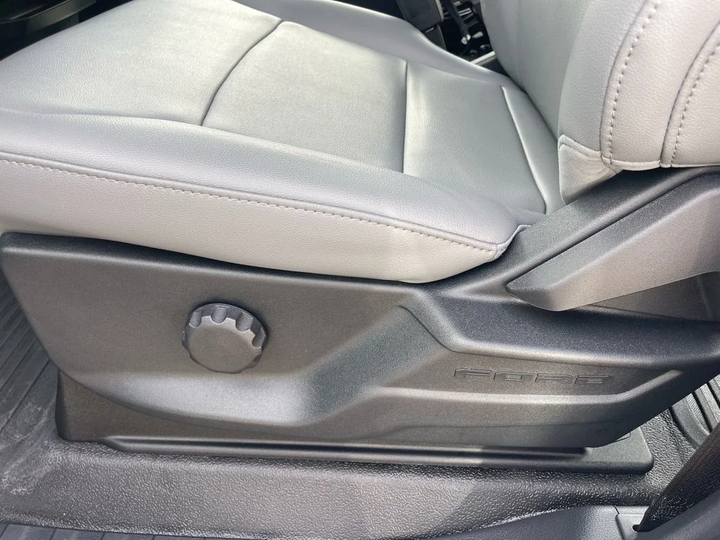 2026 Ford F-350 Super Duty XL - Photo 6