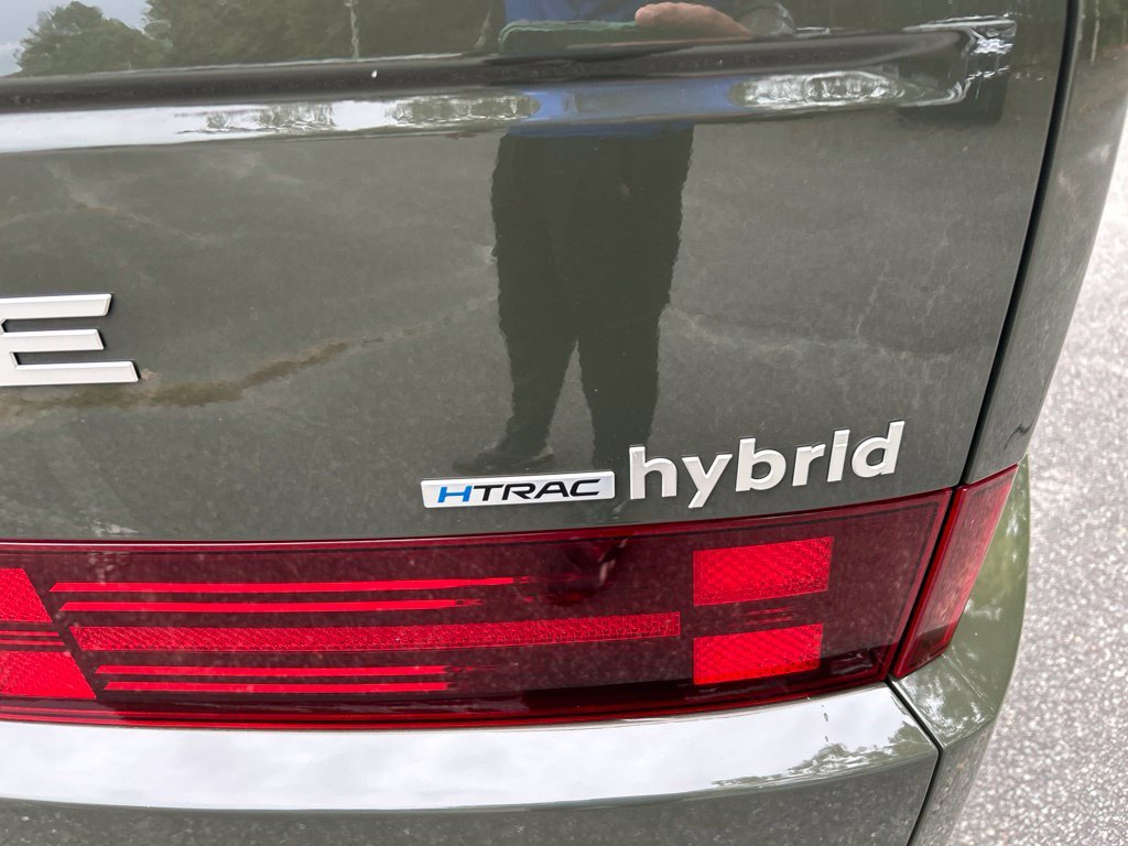 Used 2024 Green Hyundai Limited image 10