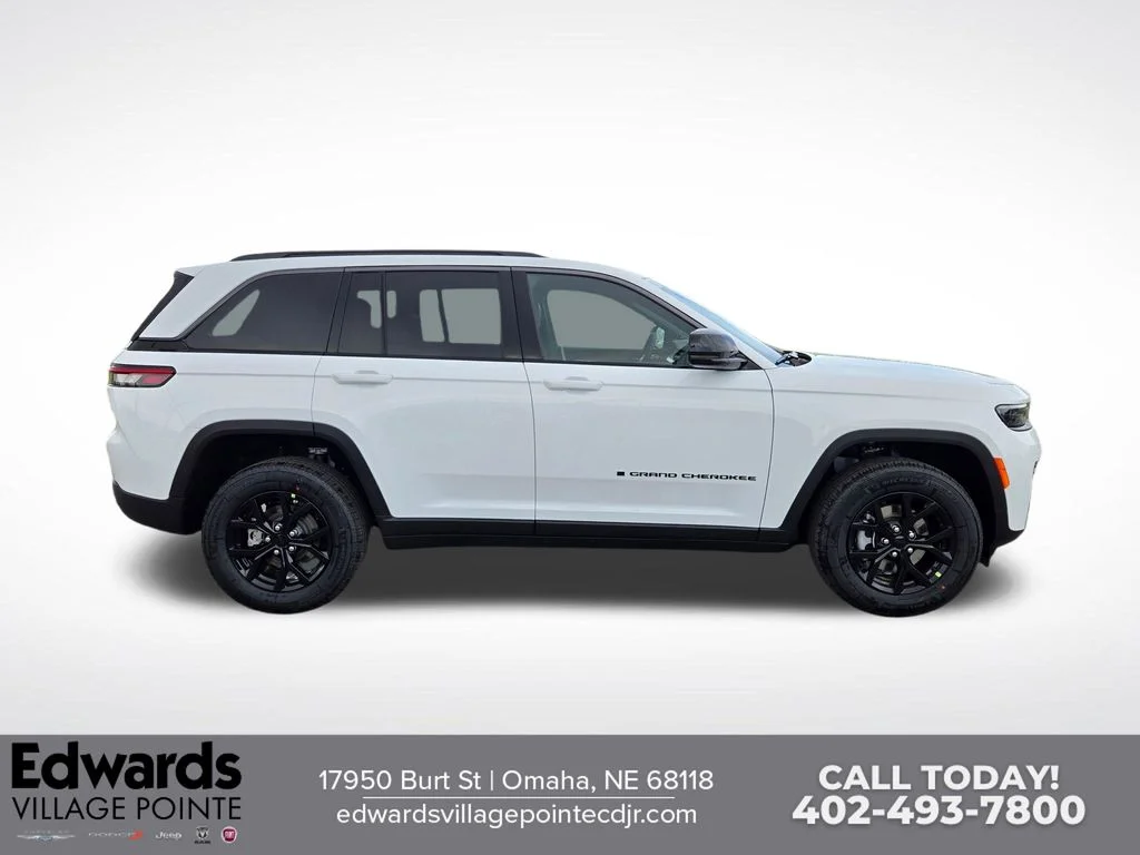 New 2026 Bright White Clear-Coat Exterior Paint Jeep Laredo Altitude image 2