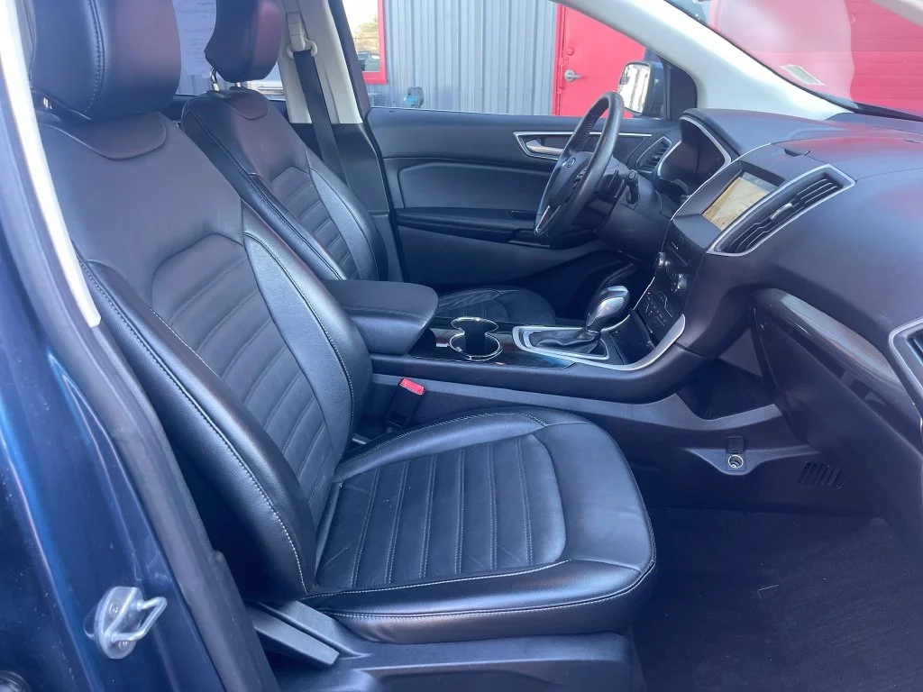 Used 2018 Blue Ford SEL image 32