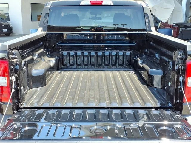 New 2026 Shadow Black Ford XLT image 5