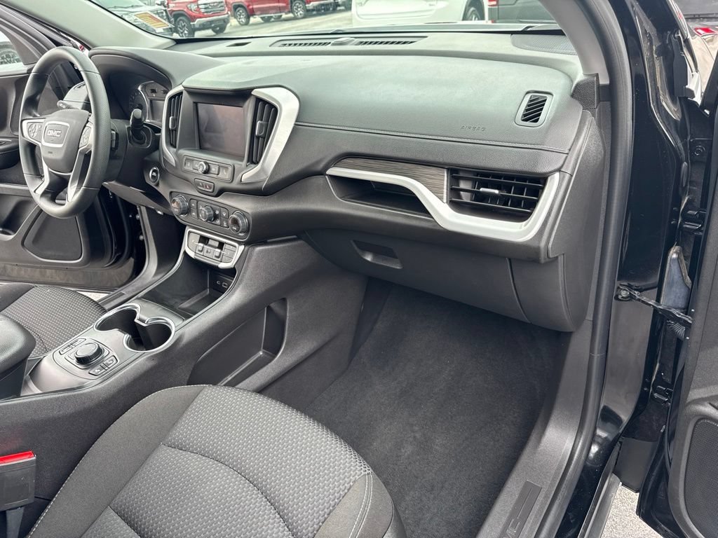 Used 2024 Ebony Twilight Metallic GMC SLE image 17