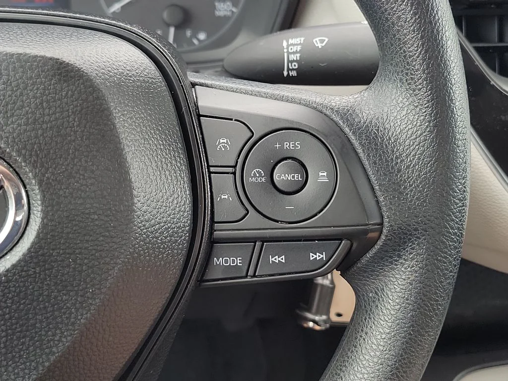 Used 2025 Silver Toyota LE image 25