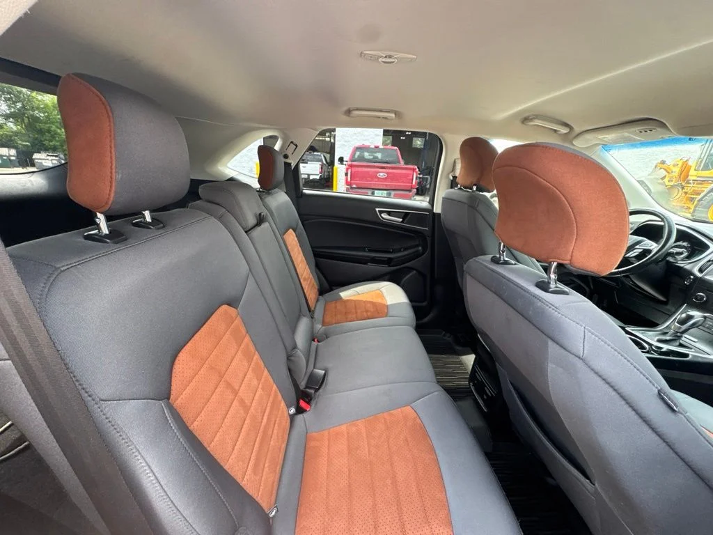 Used 2018 Shadow Black Ford SEL image 26