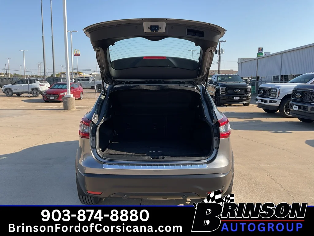 Used 2021 Gun Metallic Nissan SV image 10