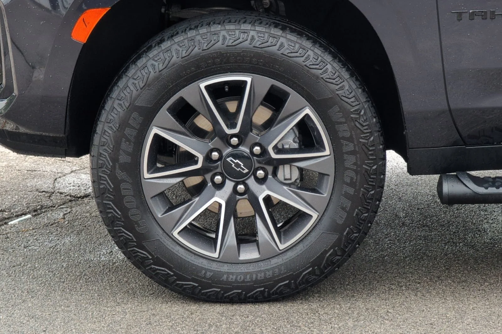 Used 2023 Dark Ash Metallic Chevrolet Z71 image 43