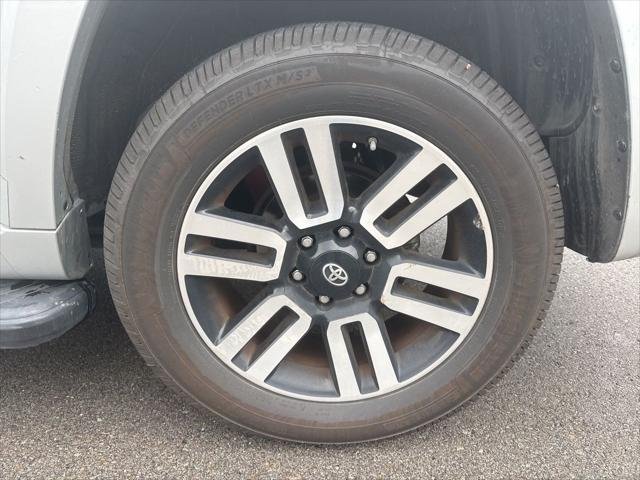 Certified Used 2019 CLASSIC SILVER MET Toyota Limited image 10