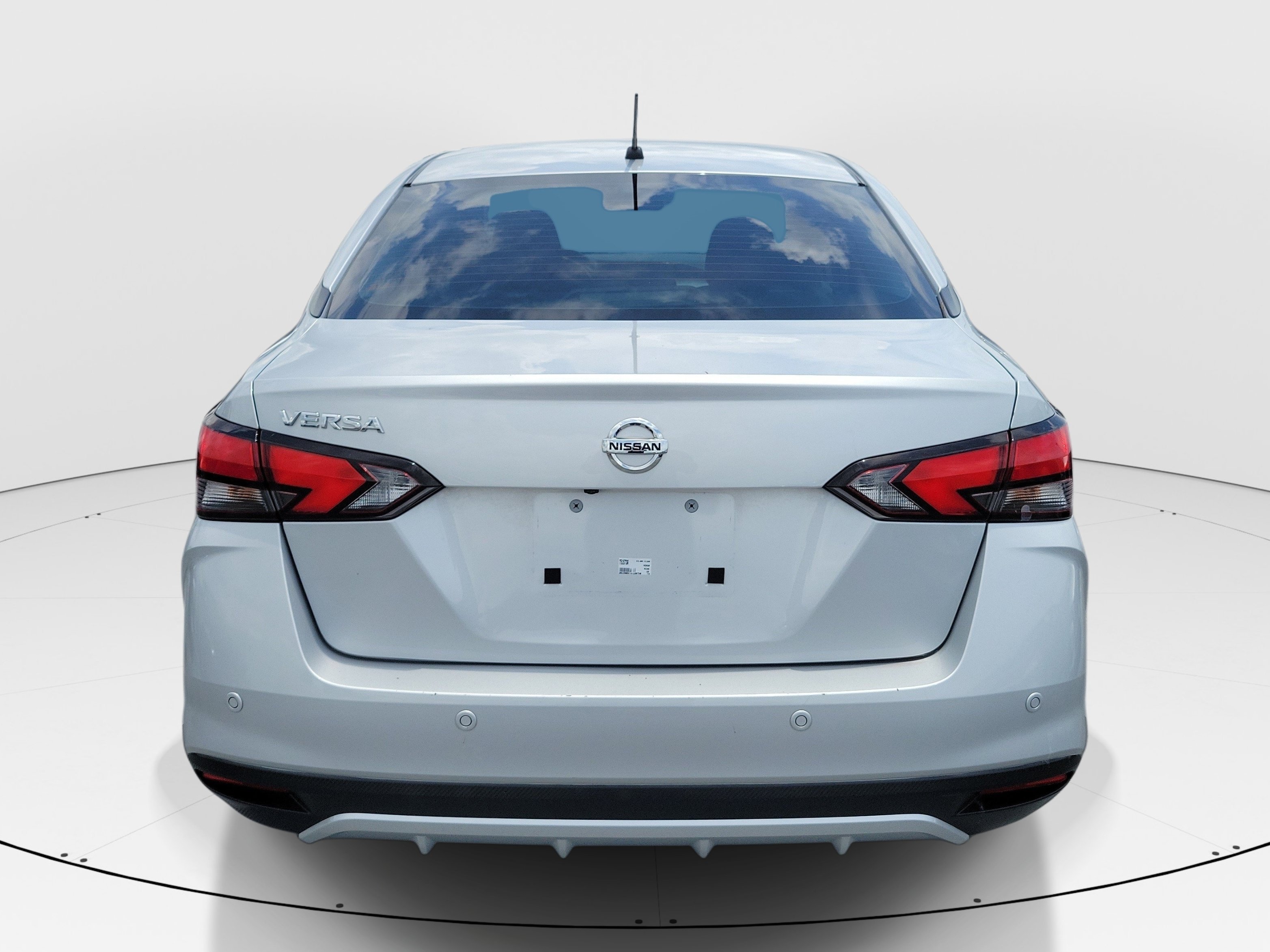 Used 2022 Brilliant Silver Metallic Nissan S image 5