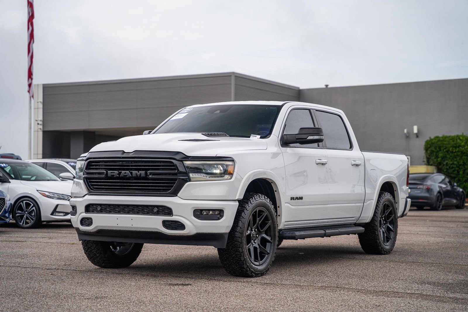 Used 2022 White Ram Laramie image 3