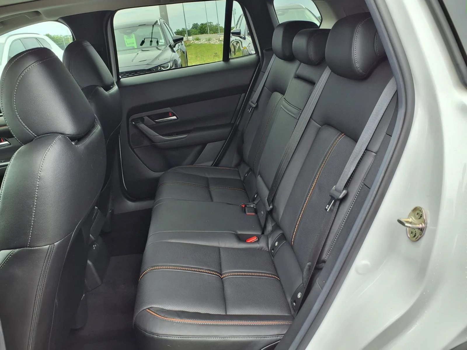 Used 2025 Wind Chill Pearl Mazda 2.5 S Premium Plus Package image 24