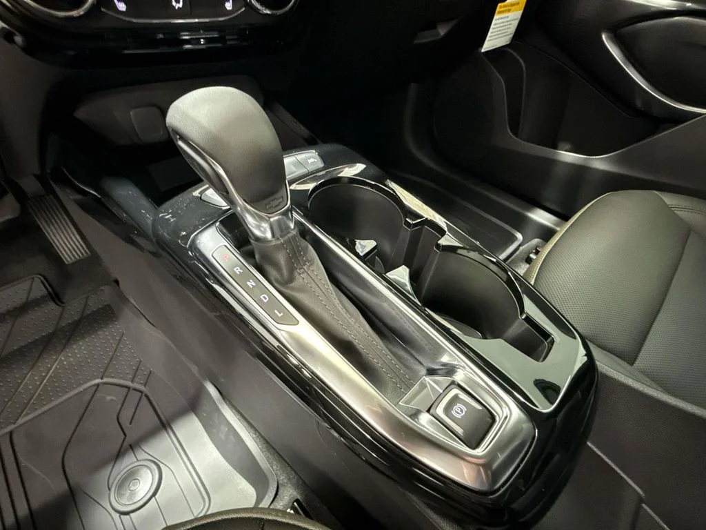 New 2026 Mosaic Black Metallic Chevrolet ACTIV image 23