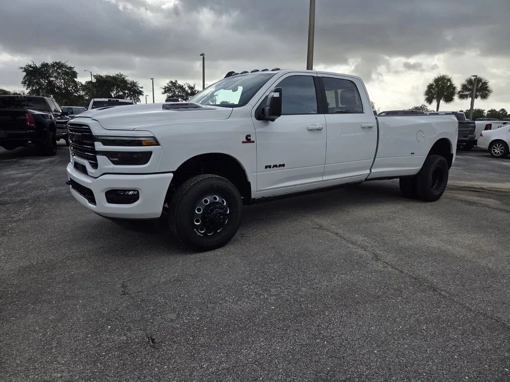 New 2026 Bright White Clear-Coat Exterior Paint RAM Laramie image 4