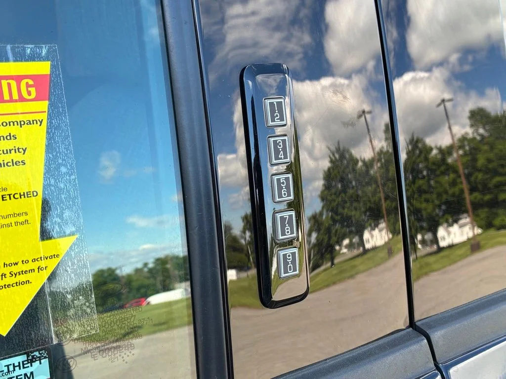 Used 2021 Black Ford XLT image 39
