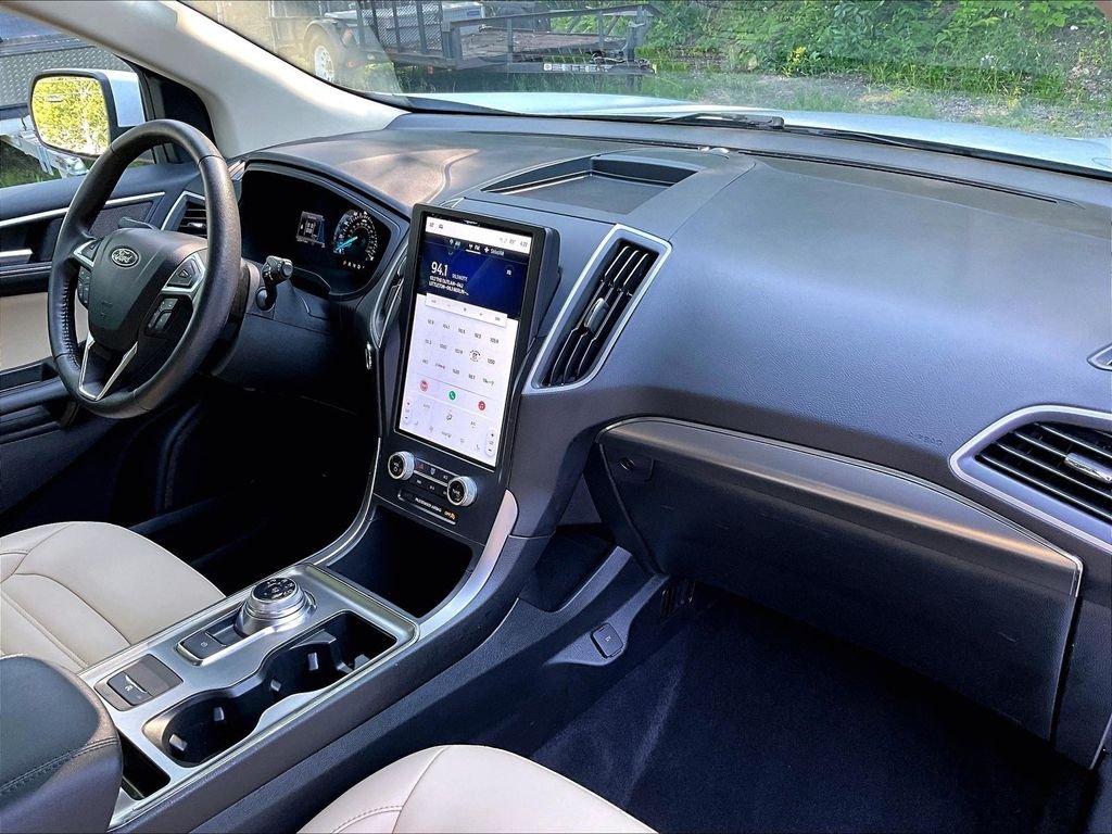 Used 2022 White Ford SEL image 14