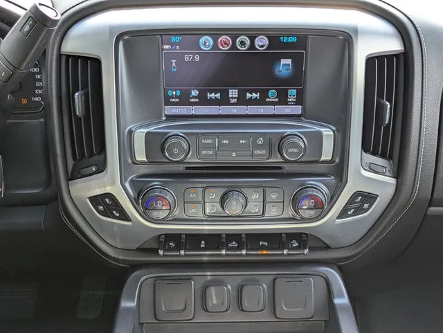 Used 2018 Quartz GMC SLT image 12