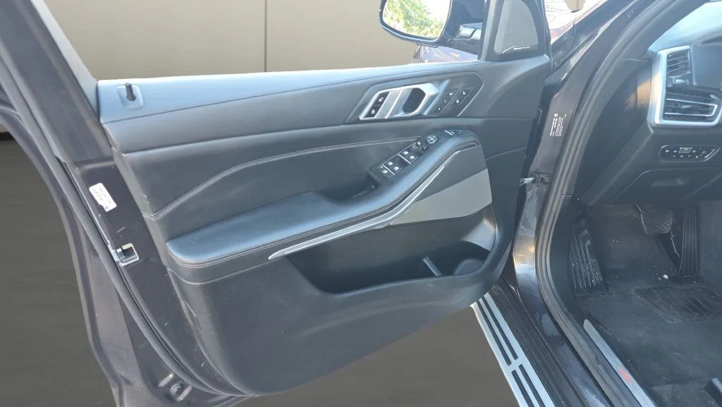 Used 2020 Gray BMW sDrive40i image 18