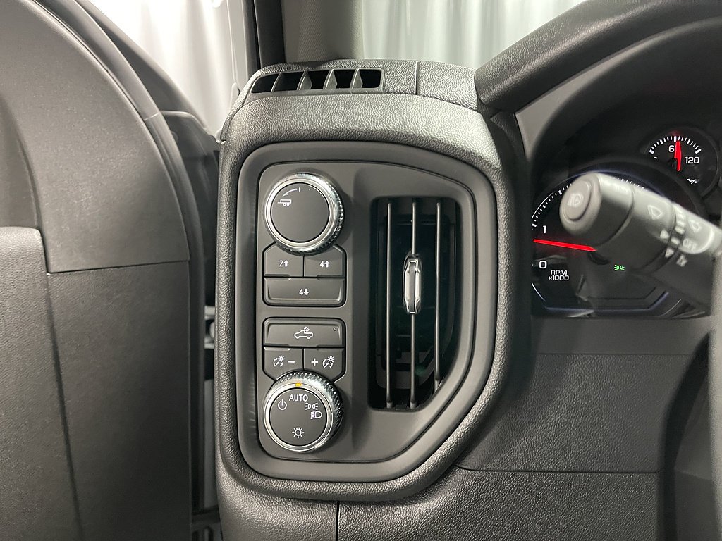 2026 GMC Sierra 3500 Chassis Cab Pro - Photo 27