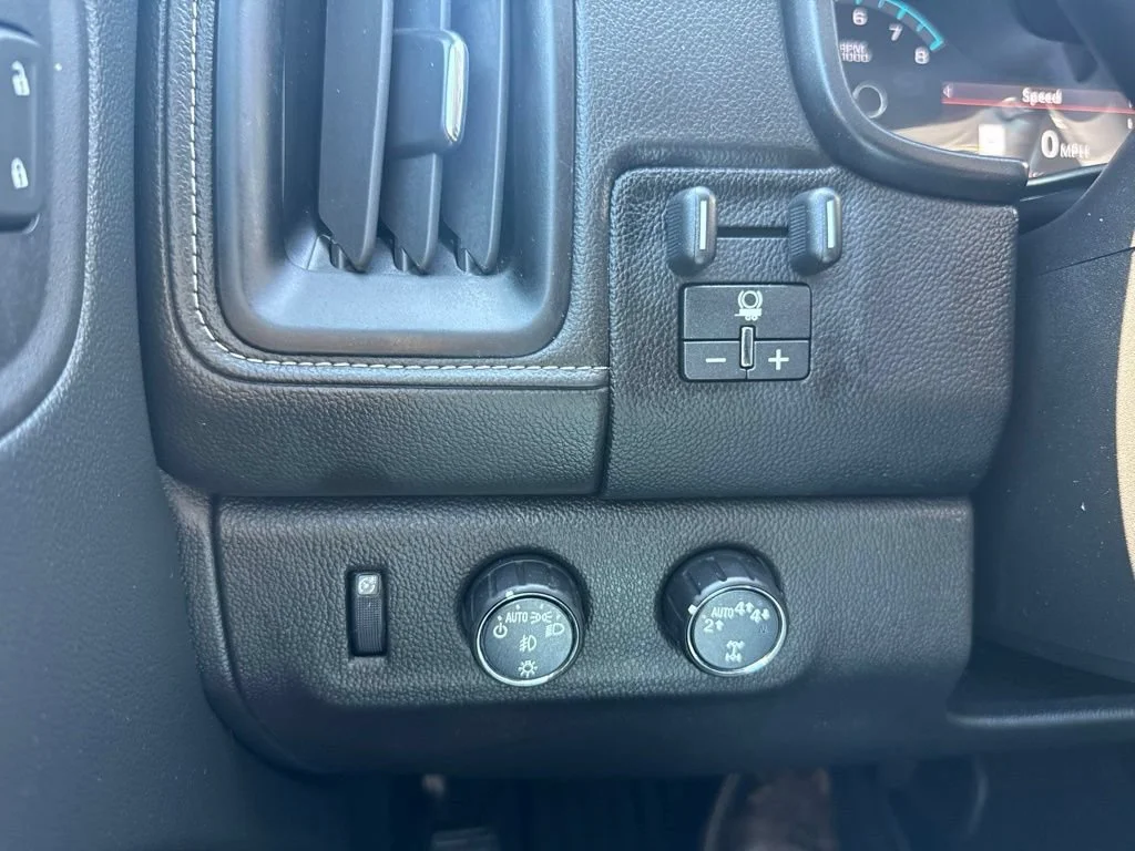 Used 2022 SUMMIT WHITE GMC 4WD Denali image 23