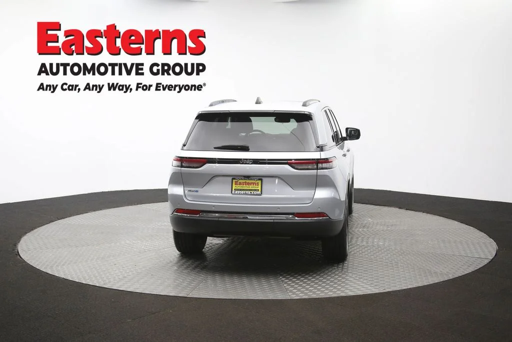 Used 2022 Silver Jeep 4xe image 41