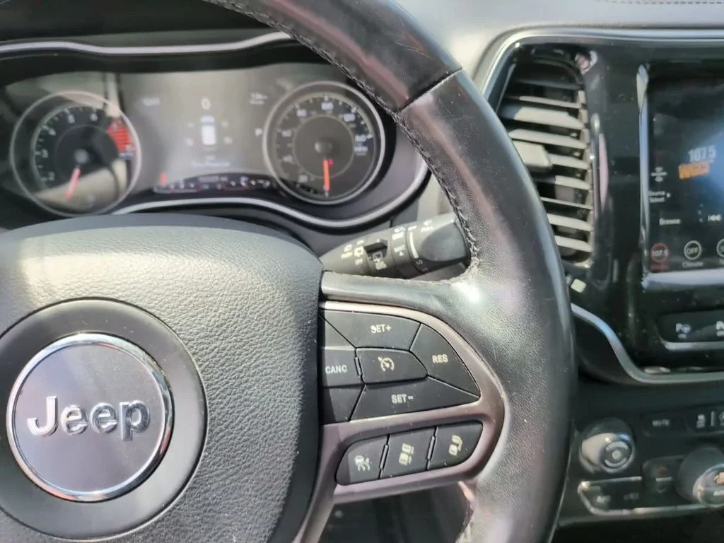 Used 2020 Gray Jeep Limited image 21