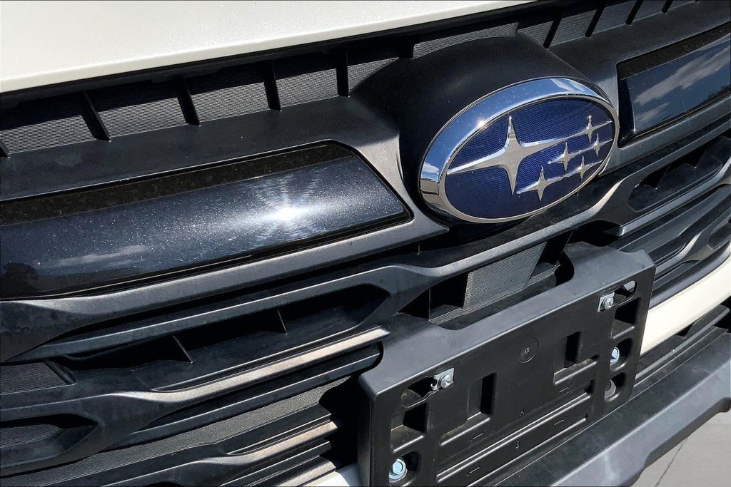 Used 2023 White Subaru Onyx Edition image 32