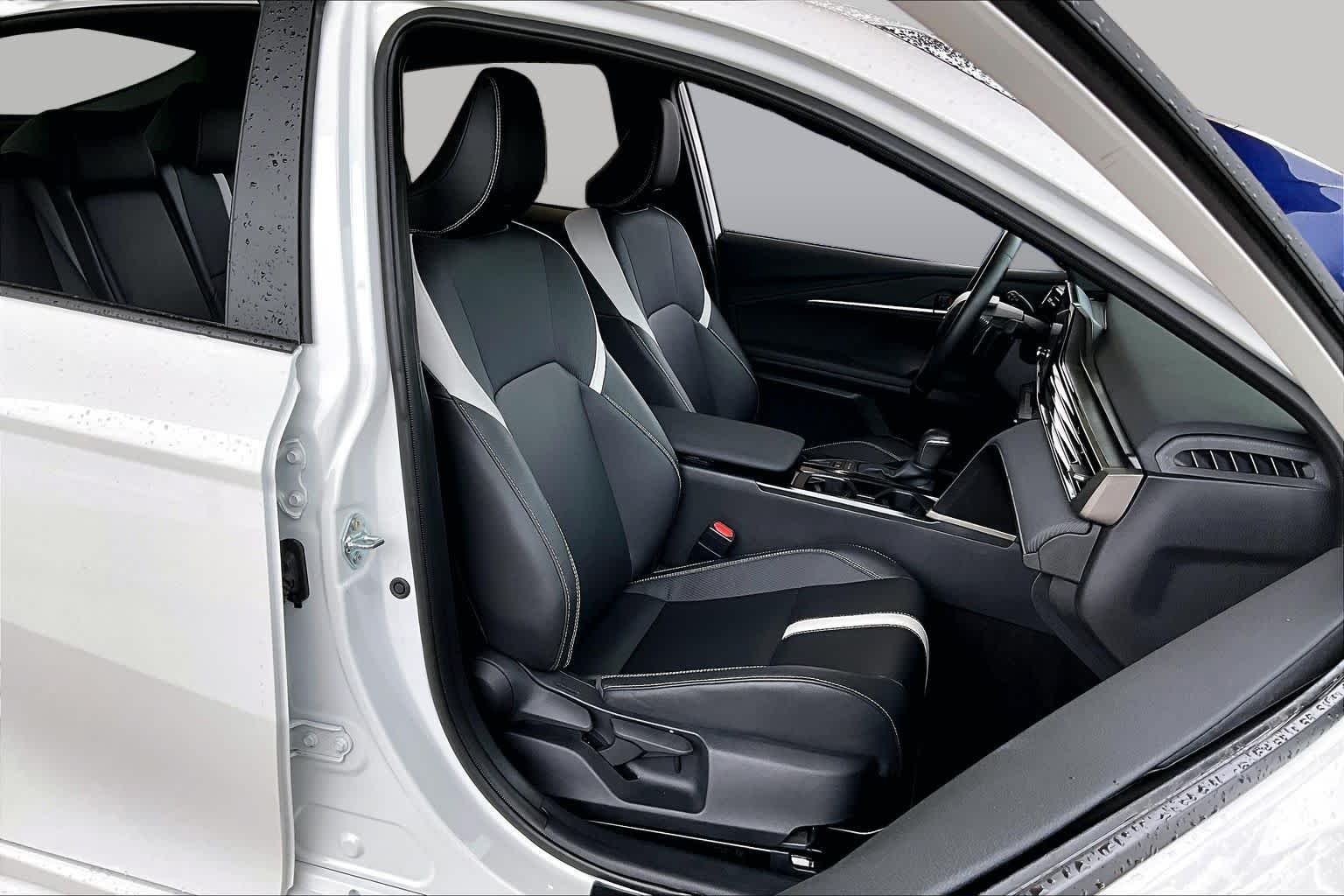 Used 2025 Ice Cap Toyota SE image 8