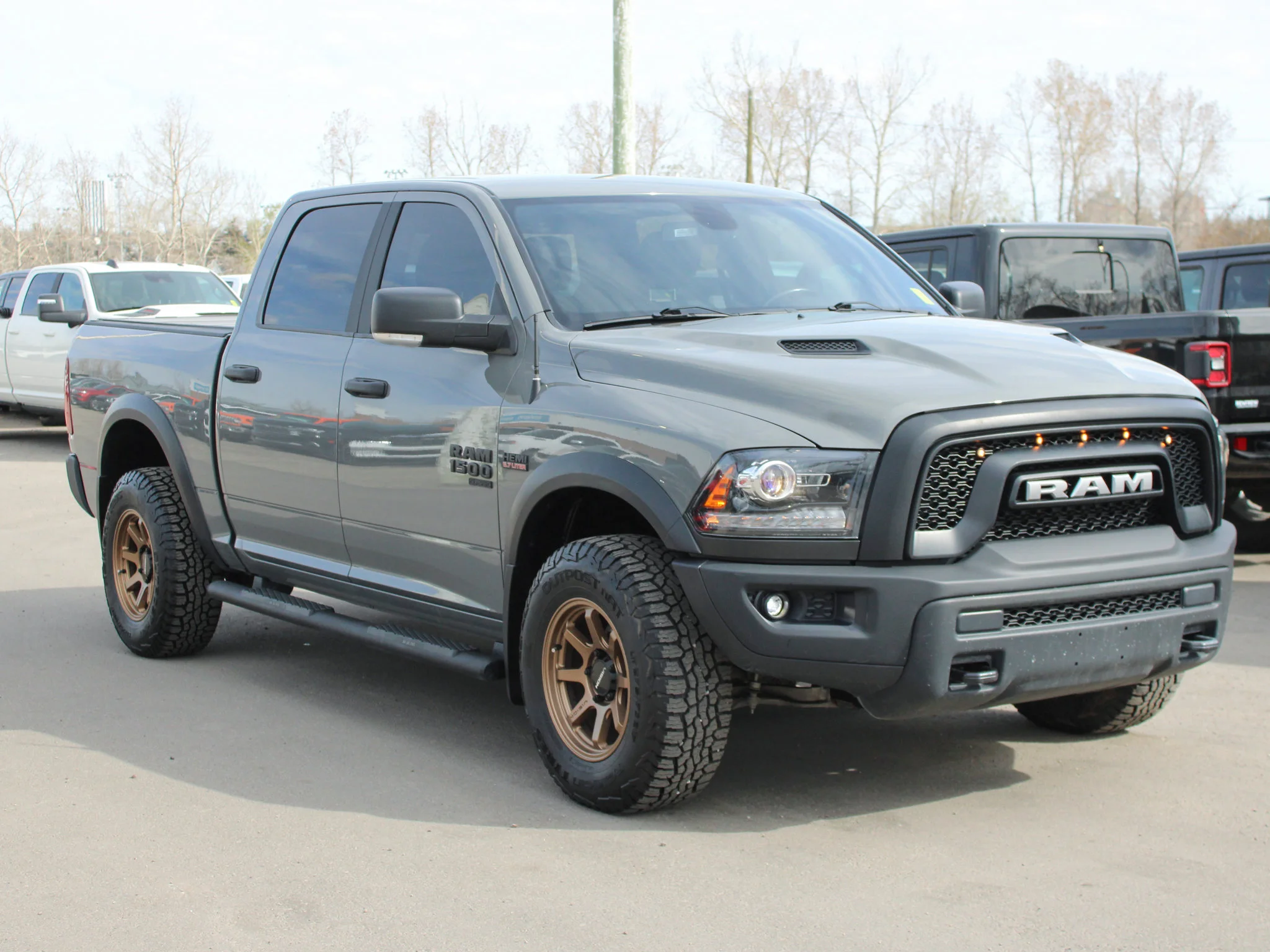 Certified Used 2022 Grey RAM Warlock * HEMI V8 | Android Auto | Bronze Wheels | Tonneau Cover | Heated Seats | Remote Start image 9