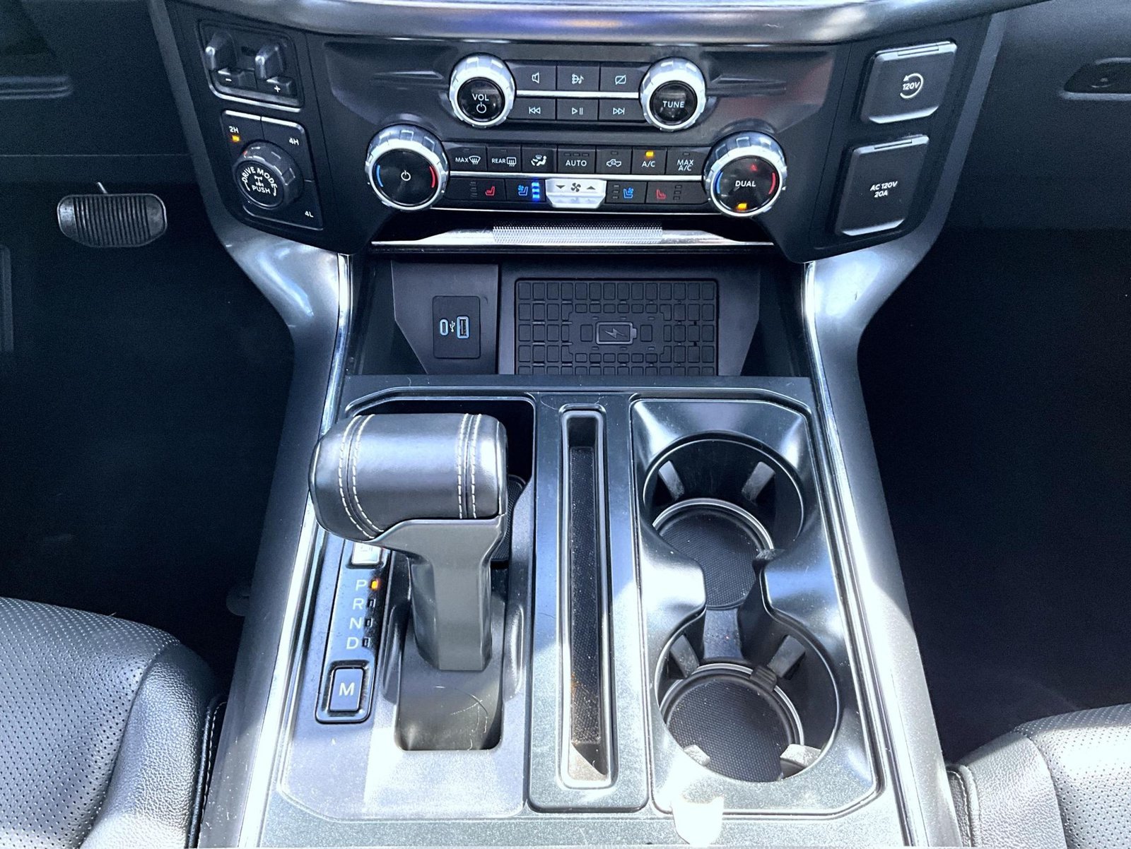 Used 2023 Gray Ford Lariat image 17