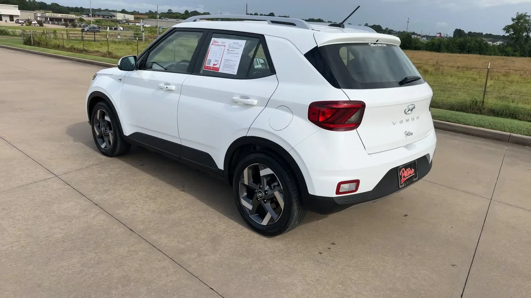 Used 2025 Lunar White Hyundai SEL image 6