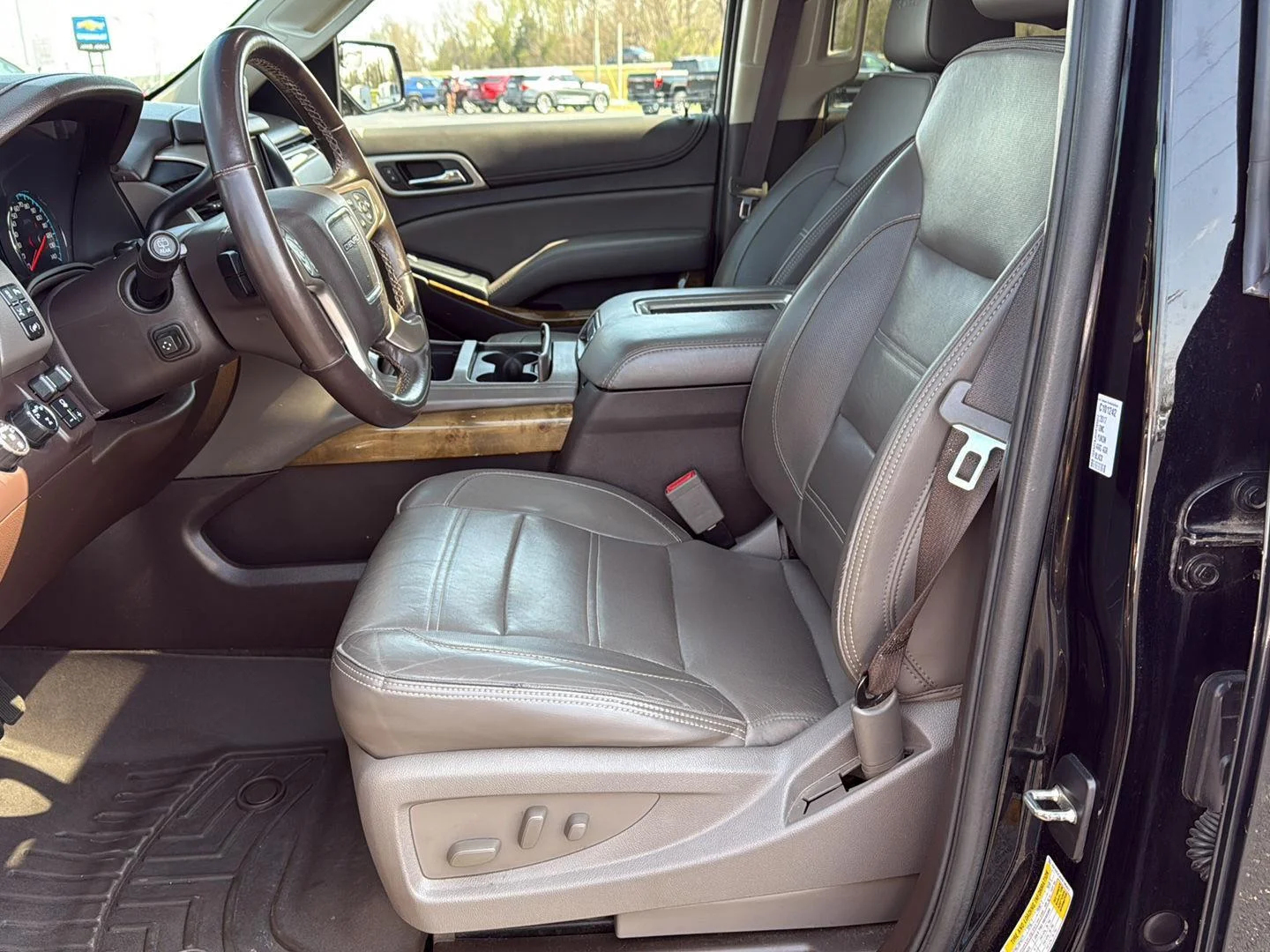 Used 2017 Onyx Black GMC Denali image 10